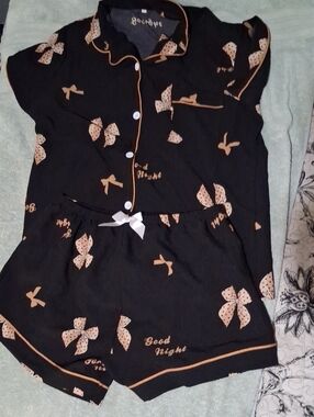 Black & Peach Bow Print Women’s Short Pajama Set